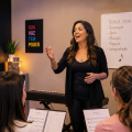 Aula de canto em grupo